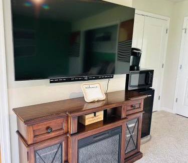 Rossville House | Comfy Suite, Steps to Food & Fun and Pool
