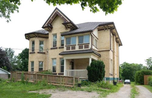 Chesley House | Comic House with Climbing Wall & Themes