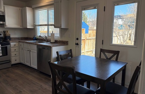 Rock Springs House | Coming for work?! Stay here!