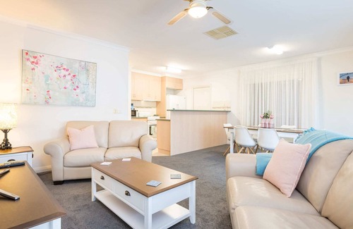 Merbein House | Commercial Street Stopover