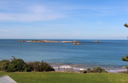 Port Elliot Apartment | Commodore 2 2-18 Basham Rd Port Elliot - Linen Included