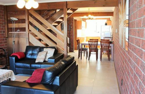 Port Elliot Apartment | Commodore 2 2-18 Basham Rd Port Elliot - Linen Included
