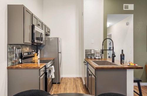 Kimberling City House | Community Outdoor Pool, Boat Slip, Pickleball & More-Free Tickets w Upgraded Bungalow