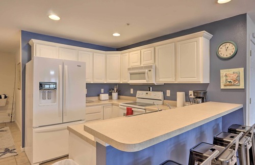 Camdenton Condo | Community Pool & Dock: Lake of the Ozarks Condo!