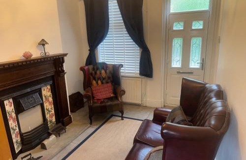 Chesterfield Apartment | Commuters Getaway