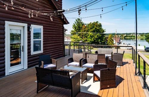Lake Geneva House | Como Cabin - Action Packed 4 BDR with Guest Home