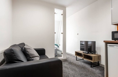 Halifax Apartment | Compact 1 Bed Flat in Halifax Centre