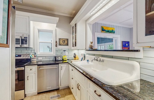 Atlantic Beach Cottage | Completely renovated, oceanfront home with private pool, deck, WiFi & AC