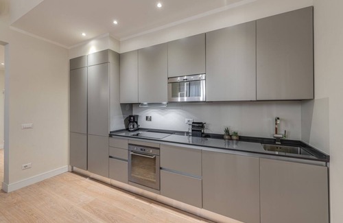 San Giovanni Apartment | COMPLETELY RENOVATED (September 2019) luxury 4-bedroom, 4-bathroom apartment.