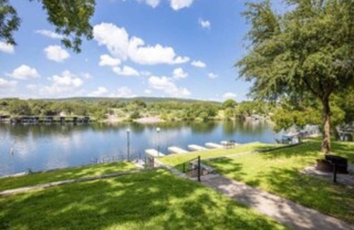Burnet Condo | Condo 19, Beautiful Lake View