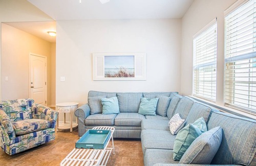 Safe Harbor Condo | Condo ∙ 3 bedrooms ∙ 9 guests