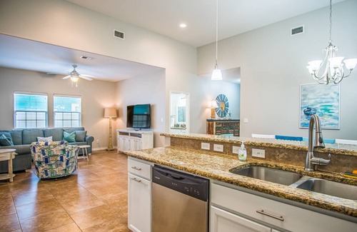 Safe Harbor Condo | Condo ∙ 3 bedrooms ∙ 9 guests