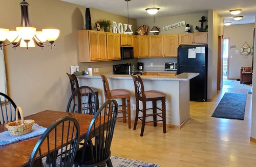 Arnolds Park Condo | Condo, Arnolds Park, Walk to Restaurants & Shops, 4 Bedroom, 2 Bath, Pool