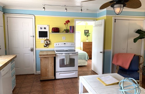 Tybee Island Apartment | Condo Banana - Beautiful Beach Bargain- pet friendly.