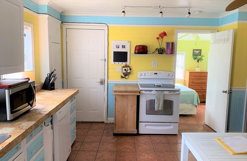 Tybee Island Apartment | Condo Banana - Beautiful Beach Bargain- pet friendly.