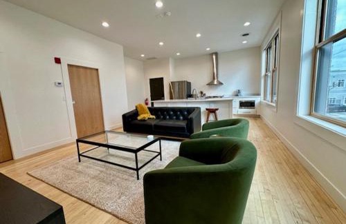 Van Buren House | Condo C - Gallery Suites Downtown Marion