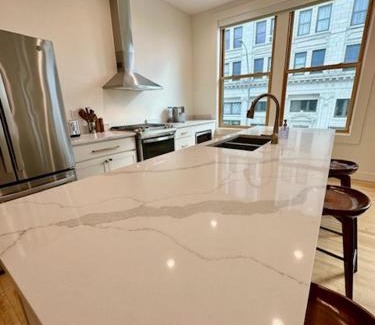 Van Buren House | Condo C - Gallery Suites Downtown Marion