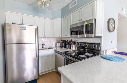 Duck House | Condo for a small group getaway just a short distance from the beach