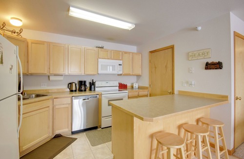 Big Sky Condo | Condo in Cedar Creek w/Shuttle to Big Sky Resort!