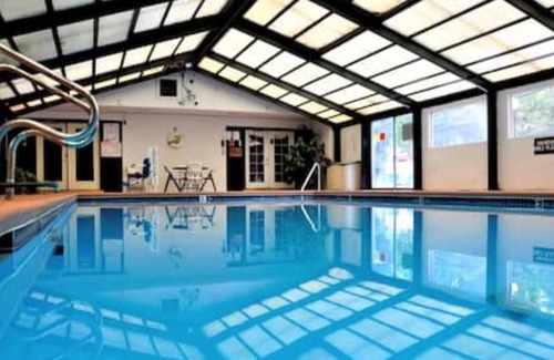 Ruidoso Condo | Condo located in a mountain resort town with ski slopes, casinos & golf courses