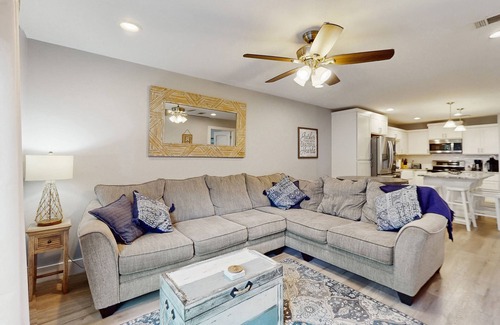Horseshoe Bay Condo | Condo Near Lake Horseshoe Bay w/Private Balcony, Washer/Dryer, A/C, WiFi