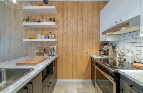 La Cite-Limoilou Ski Chalet | Condo Old Quebec - Gym - AC - Indoor Parking - Rooftop