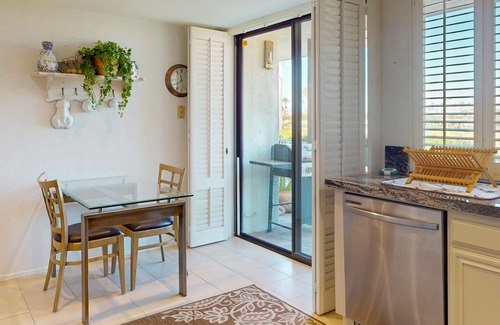 Rancho Mirage Condo | Condo on Golf Course with Private Hot Tub | On-Site Pools & Spa