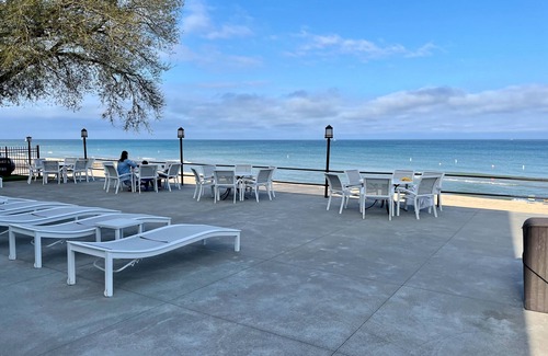 South Haven Condo | Condo on Lake Michigan Shoreline w/Private Beach