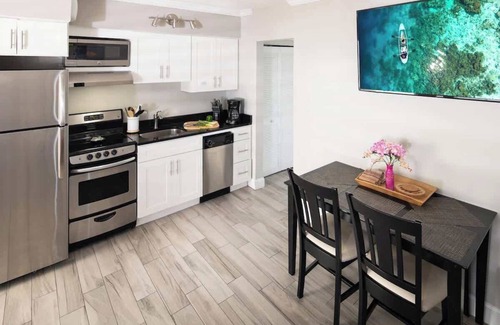 Belleair Beach Condo | Condo On The Beach - Heated Pool - Self Check-in