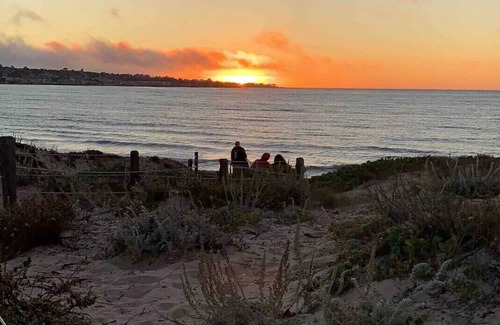 Monterey Condo | Condo on the beach. Walk to the beach. Sleeps 4. Beautiful sunsets. Idyllic.