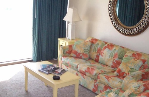 Panama City Beach Resort | Condo-style Fully Furnished Accommodations With Beachfront and Upscale Amenities