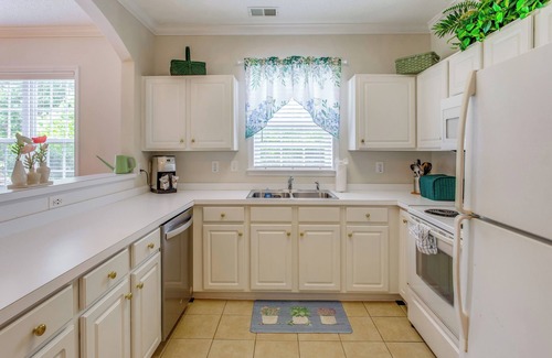 North Myrtle Beach Condo | Condo w/Golf Course View in Barefoot Resort!