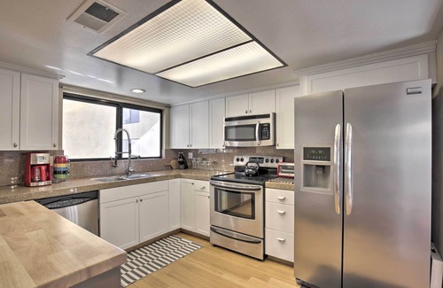 Canyon Corridor Condo | Condo w/Mountain Views-3mi to DT Palm Springs