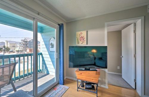 North Carolina Coast Apartment | Condo with Balcony and Pool Walk to 2 Beach Accesses!