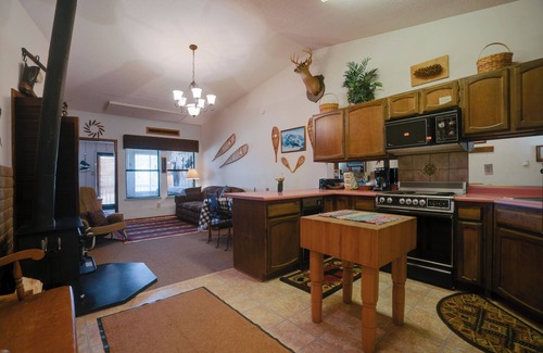 Angel Fire Condo | Condo with Hot Tub and Resort Shuttle Access