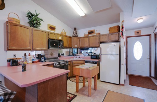 Angel Fire Condo | Condo with Hot Tub and Resort Shuttle Access