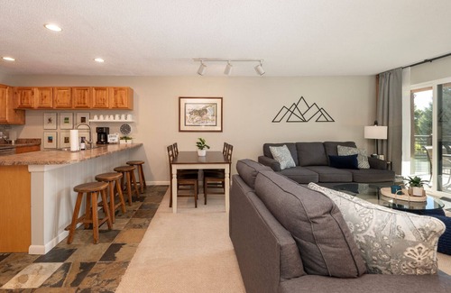 Fraser Condo | Condo with New Hot Tub + Outdoor Seating - Versatile Rental - Multiple Balconies