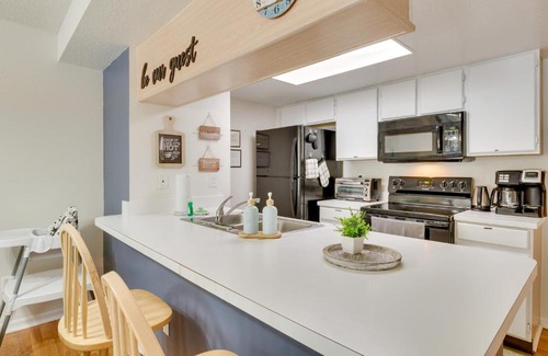 Royal Palm Bay Apartment | Condo with Pool Access and Patio 8 Mi to Disney!