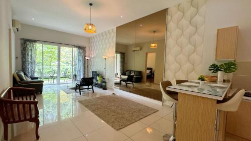 Hulu Kinta Apartment | Condo with private garden at Ipoh