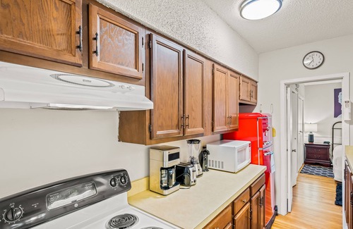 Chestertown Condo | Condo with private community beach/pond access - on-site tennis & golf nearby