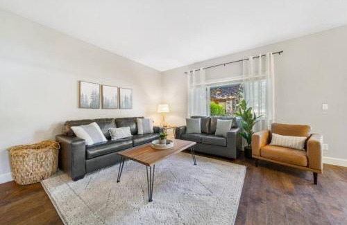 Coeur d'Alene House | Condo with Sauna & Fitness Center, Extended Stay Savings