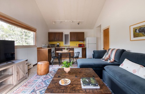 Matterhorn Village Cabin | Condor by AvantStay | Gorgeous Mountain Home w/Hot Tub & Sauna