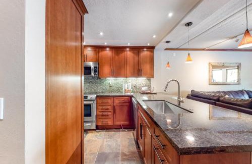 Mammoth Lakes Apartment | Condos 1849 #102