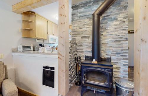 Mammoth Lakes Apartment | Conestoga 107