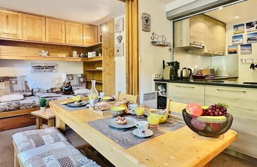 Val-d'Isere Apartment | Confort 2P cabine près du centre, balcon sud, 6 pers - FR-1-411-935