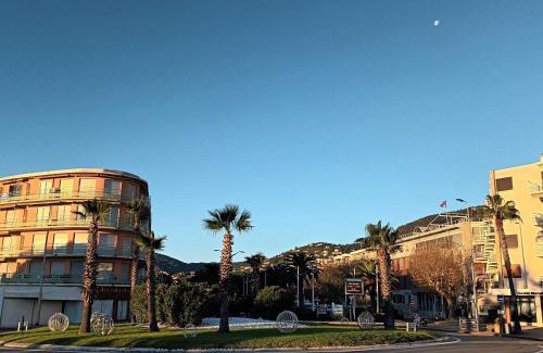 Cavalaire-sur-Mer Apartment | Confort et calme à Cavalaire : T2 climatisé avec Wi-Fi, balcon et double garage, proche centre-ville - FR-1-226B-186