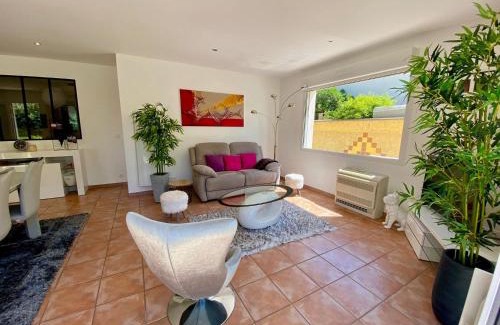 Meze House | Confort et Détente à Mèze: Villa avec Jardin, 3 Chambres, Climatisation et Wifi - FR-1-604-1