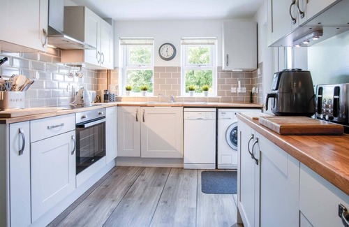 Haverfordwest House | Coniston - 3 Bedroom Holiday Home - Sardis Cross