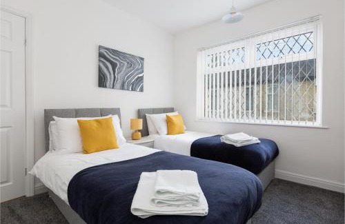 Preston House | Connaught House - Wi-Fi, Parking, Contractors