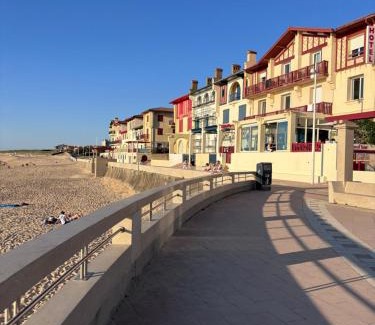 Soorts-Hossegor Villa | Connemara, Superbe Villa avec piscine, au cœur de la forêt, accès à la plage en vélo